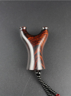 红酸枝吊坠小弹弓好运手把件镇宅