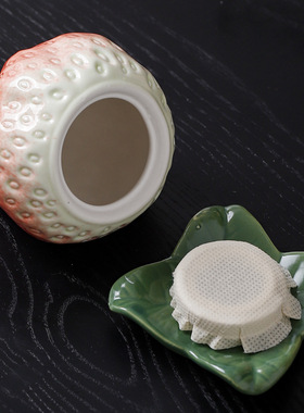 陶瓷草莓仿真茶叶罐密封防潮储物