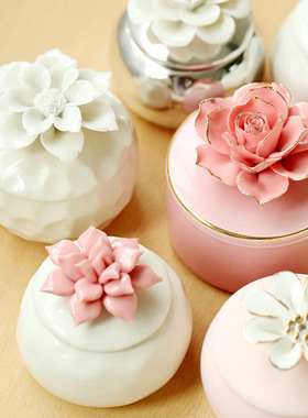 北欧风陶瓷首饰盒描金花装饰摆件