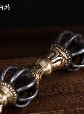 上铜下铁尼泊尔手工桌面摆件