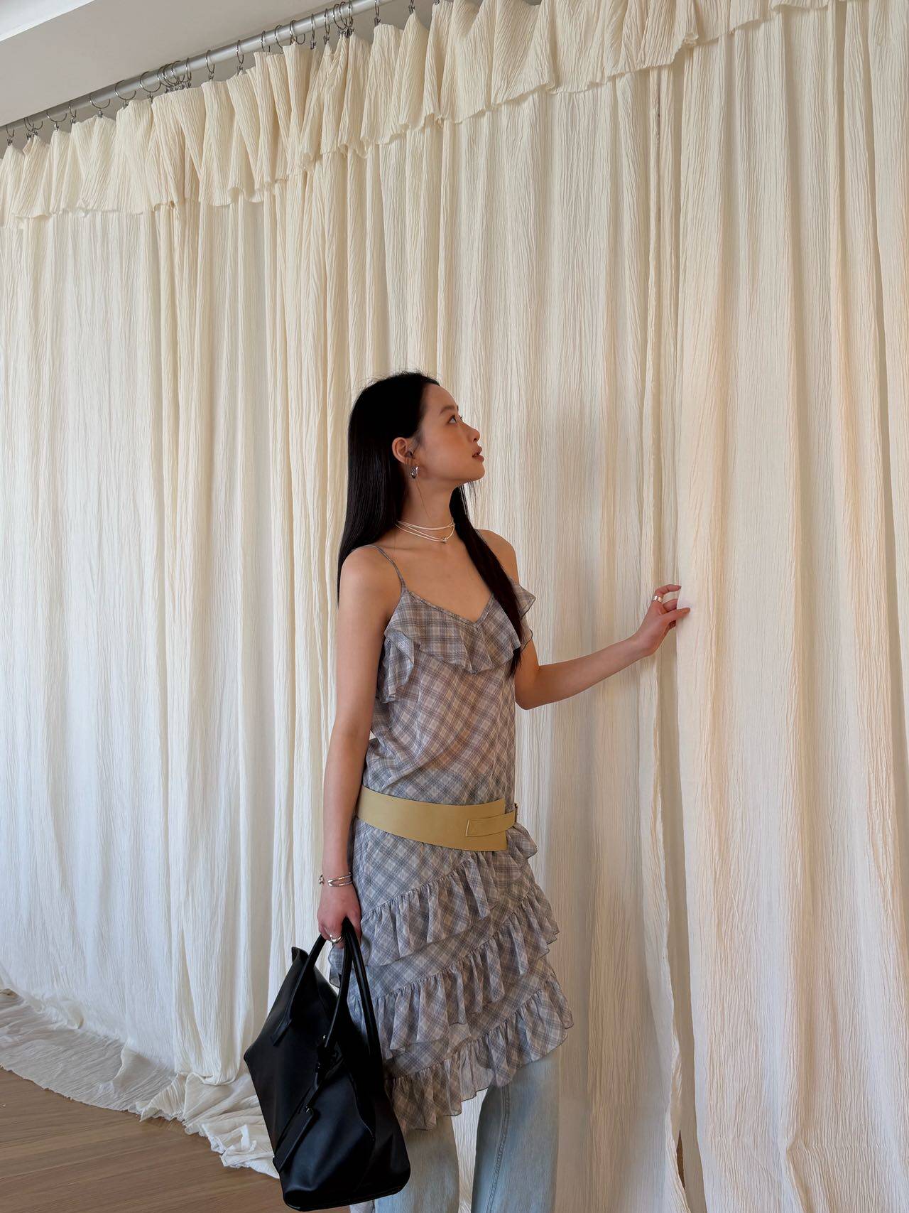 waitmore设计感不规则层次感格纹花边吊带裙女春夏韩系气质连衣裙