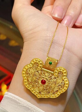 中国风国潮花开富贵花丝如意锁包