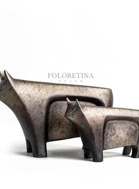 现代轻奢简约铝合动物孺子牛豆荚创意摆件样板间金属几何抽象摆设