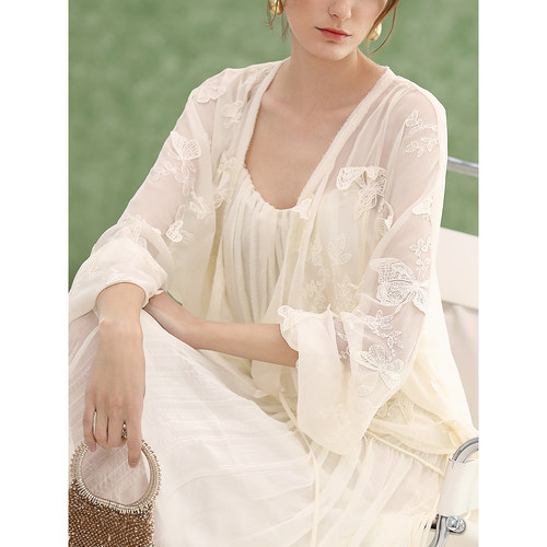 COCOBELLA立体蝴蝶贴布绣雪纺衫女法式浪漫轻薄气质开衫LC3202 - 图1