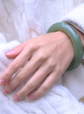 和合大仙人 孤品收藏级大胖镯 罕见的野牛沟老料天然和田玉圆条镯