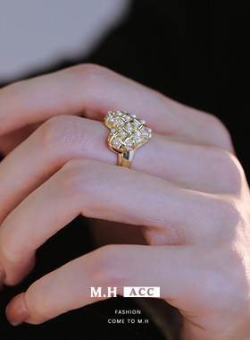 法式复古珍珠镂空心形食指戒