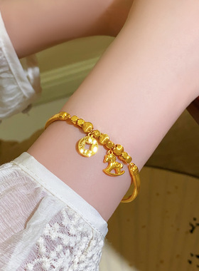 轻奢小众金色木马钱币爱心手链