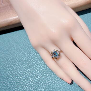 天然长方形托帕石拼色戒指