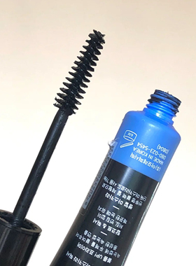 睫毛膏防水纤长卷翘不晕染