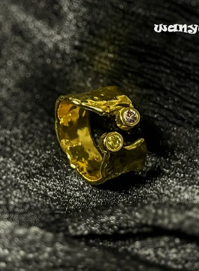 金色锆石戒指复古波纹开口设计熔岩气质个性指环双锆石镶嵌