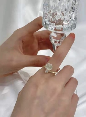 披星戴月猫眼石转动戒指轻奢