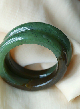 和田玉青花籽料俏色雕花款手镯