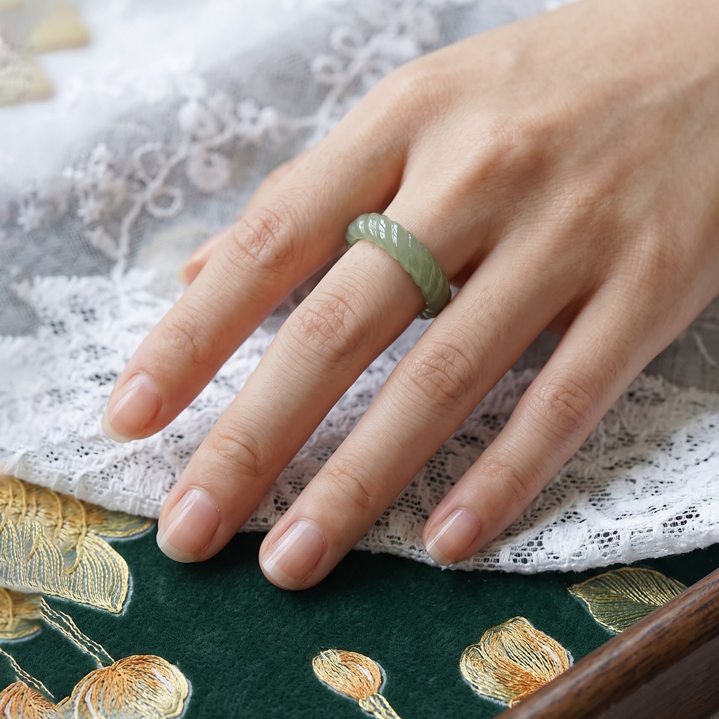 Natural Hetian jade Qinghai material sapphire carved twist ring ring women's jade ring finger jewelry
