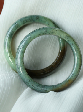 和田玉新疆料青花飘糖俏色手镯