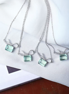 精品彩宝 天然绿萤石纯银镶嵌款吊坠 女款水晶彩宝银镶嵌锁骨饰品