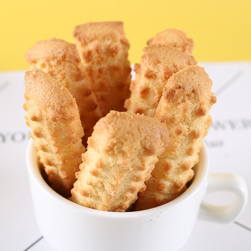 俄罗斯进口红丝带吮指饼干玉米味酥性松脆饼干棒条儿童休闲零食品 - 图1