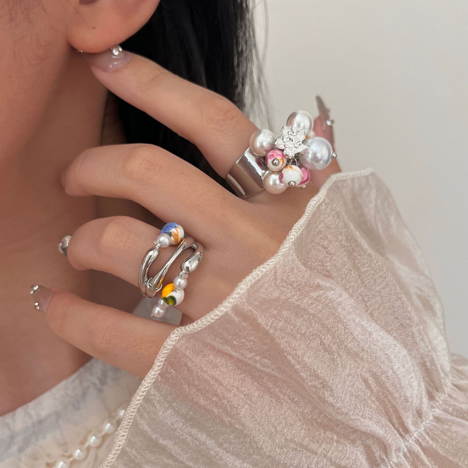 法式新款天然石琉璃珠可晃动花球戒指 ins复古高级感开口珍珠指环 - 图2