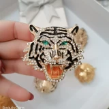 Металлический костюм, брошь, защитное белье на лацкан, дизайнерская булавка подходит для мужчин и женщин, европейский стиль, тренд сезона