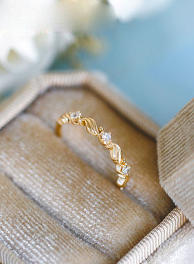 奶油布丁 精致小钻波浪纹锆石戒指女简约叠戴百搭小众设计