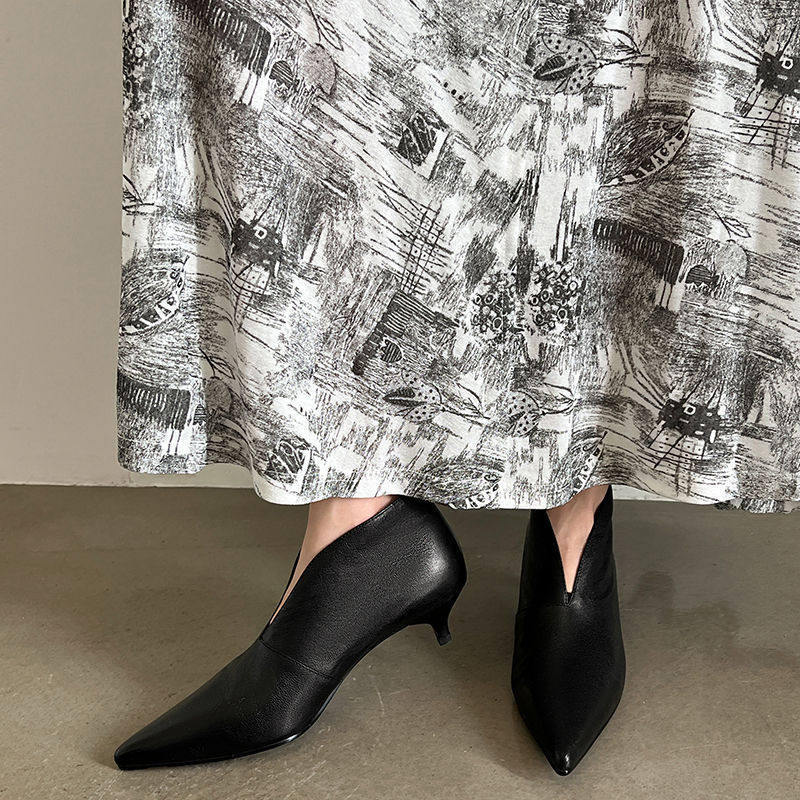 精致贵气复古擦色V口猫跟及裸靴2024秋季新款牛皮气质百搭时装靴,淘宝优惠券,粉丝福利购,淘宝优惠卷