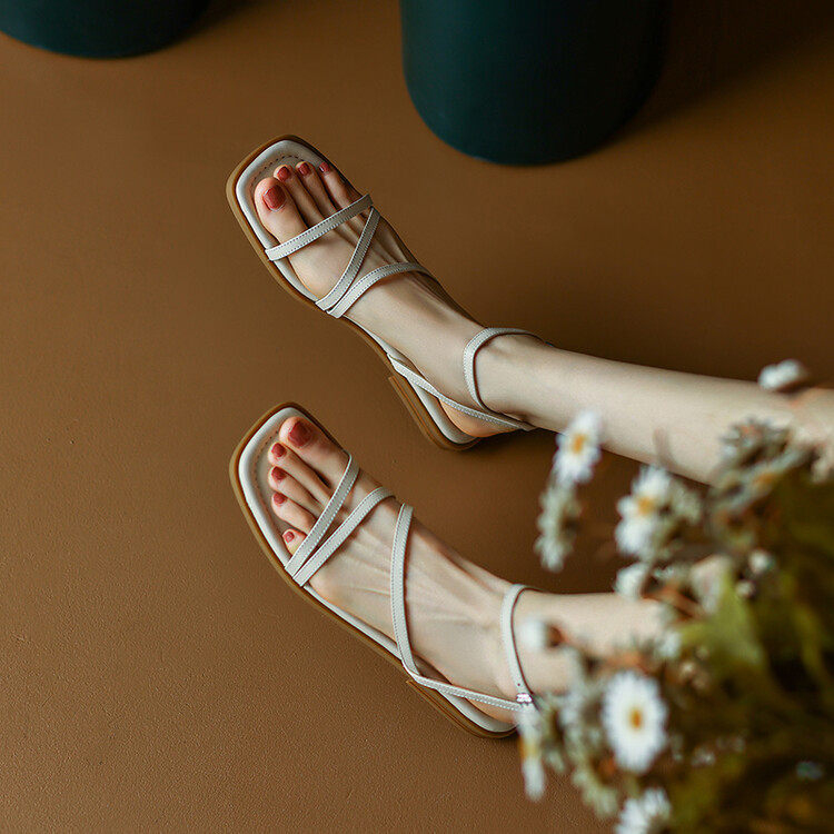 33/40大小码简约细带基础款方头露趾一字扣带平底紫色牛皮凉鞋女,淘宝优惠券,粉丝福利购,淘宝优惠卷