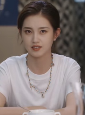 盛夏芬德拉郭宇欣白清枚同款项链