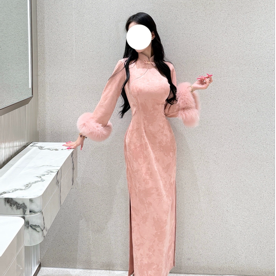 LHMknk1画报夫人原创自制秋冬温柔麂皮绒珠链旗袍 伊人粉