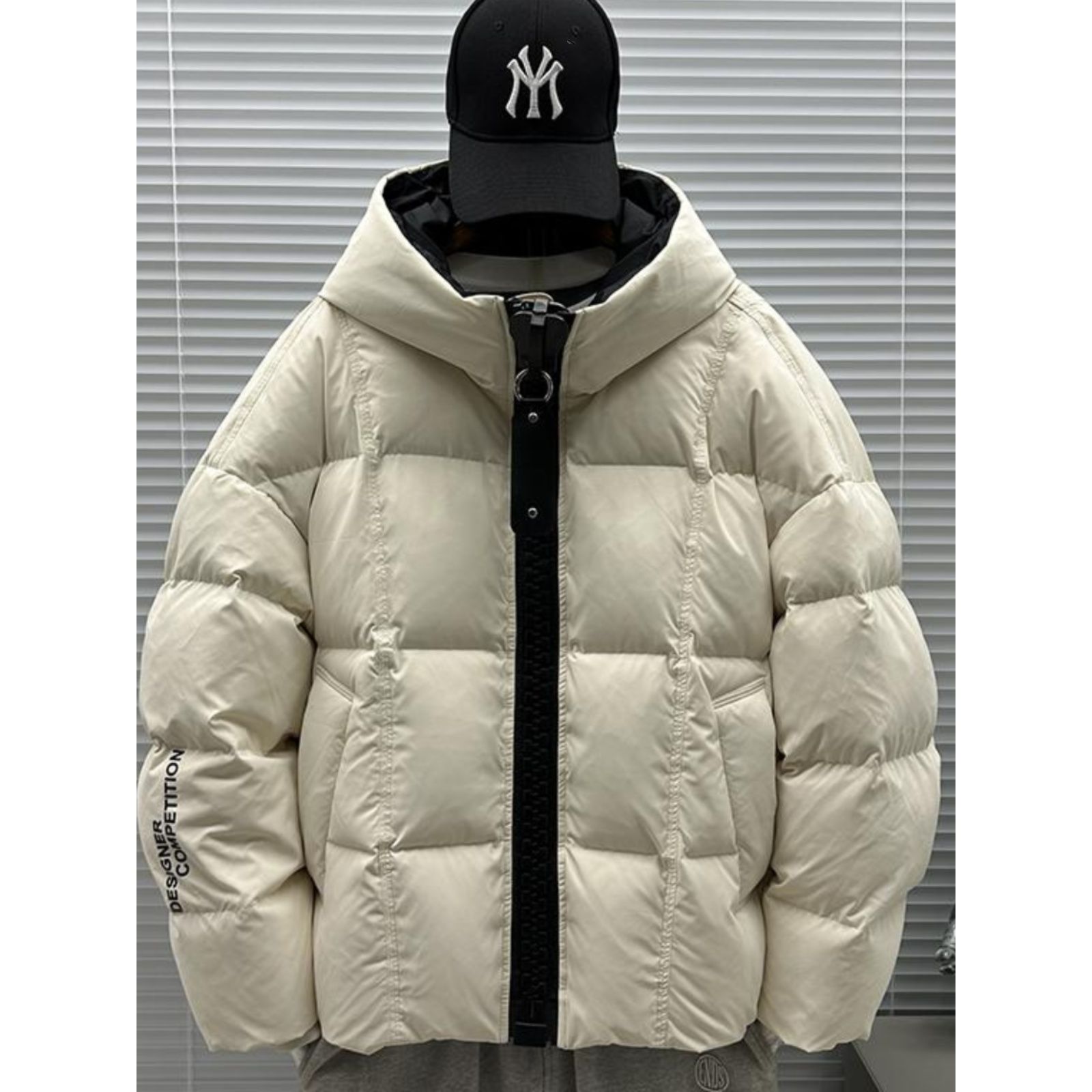 高级感羽绒服男士连帽2025新款冬季加厚韩版潮流宽松鸭绒短款外套 - 图1