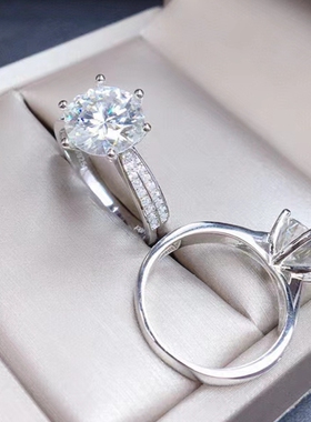 美国圆形镀18k白金订婚莫桑钻