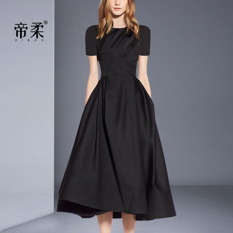 赫本风连衣裙2026夏季新款名媛气质高贵礼服小黑裙中长裙修身显瘦