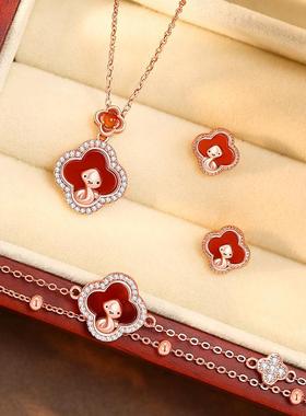 本命蛇年玫瑰金项链中国风四叶草红玛瑙锁骨链送女友闺蜜妈妈