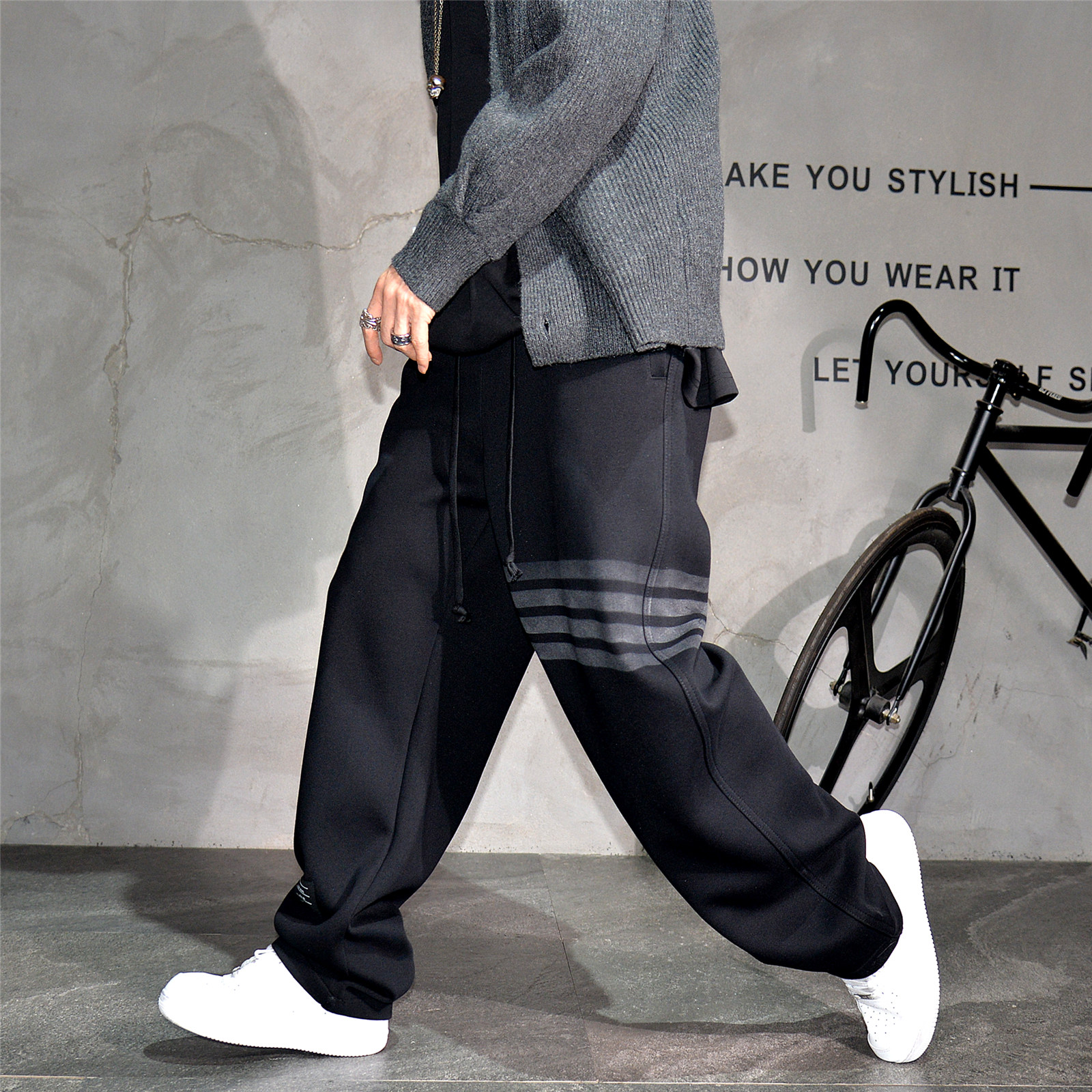 黑色百搭松紧腰宽松直筒弯刀卫裤男冬季加绒加厚痞帅针织运动裤潮,淘宝优惠券,粉丝福利购,淘宝优惠卷