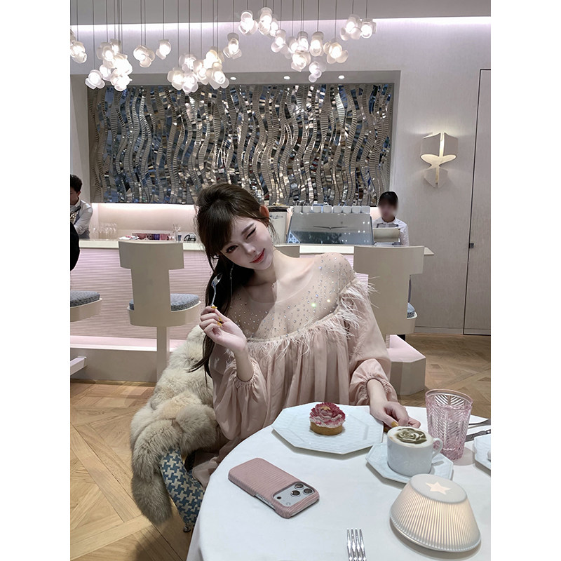 With 99jiu【闪闪惹人爱】网纱烫钻拼接毛毛温柔雪纺裙宽松打底衫,淘宝优惠券,粉丝福利购,淘宝优惠卷