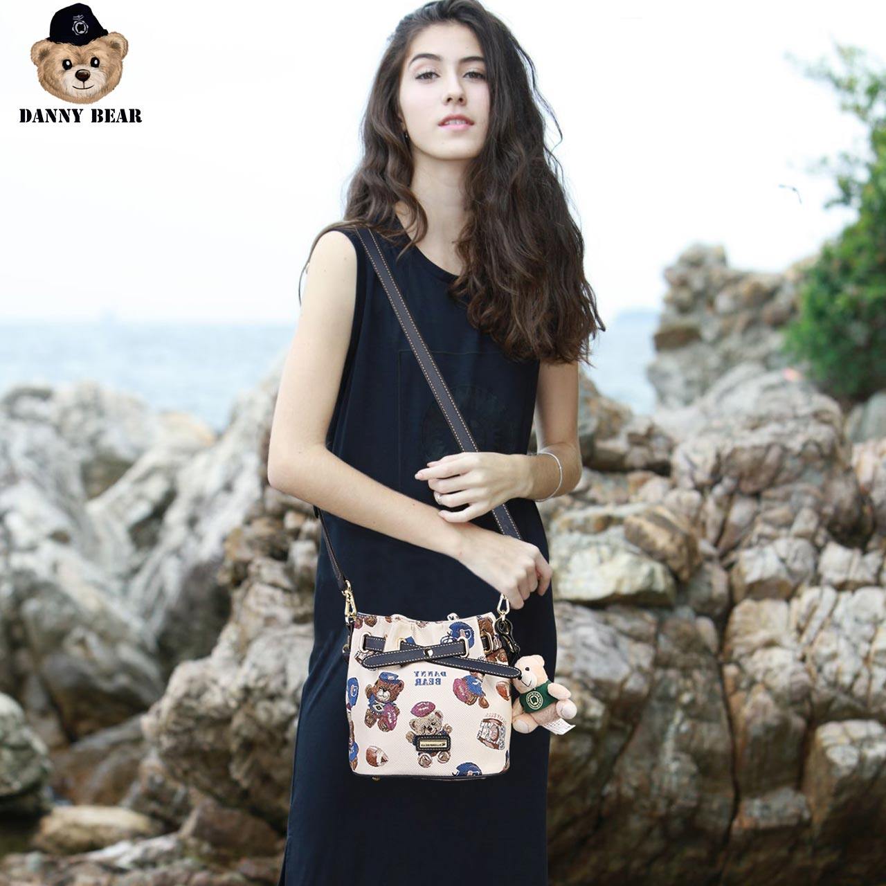 丹尼熊手提斜挎新款清新水桶包 dannybear酷玛仕女士包袋