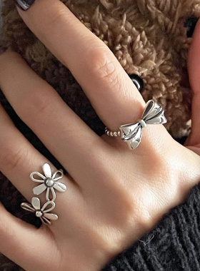 气质挂！复古蝴蝶结戒指