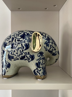 青花瓷复古大象摆件  尺寸：小号20×12×17cm/大号26×13×21cm