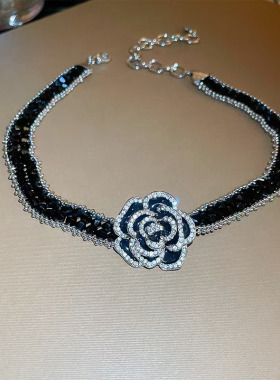 时尚黑色水晶串珠山茶花短项链女