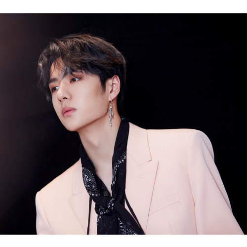 王一博明星同款嫩粉色小西装男宽松休闲春秋夏季时尚百搭薄外套服 - 图2