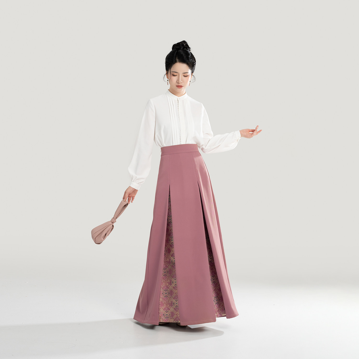 织造司[桃灼林]新中式国风立领衬衫改良三裥裙半身长裙女2025新款,淘宝优惠券,粉丝福利购,淘宝优惠卷