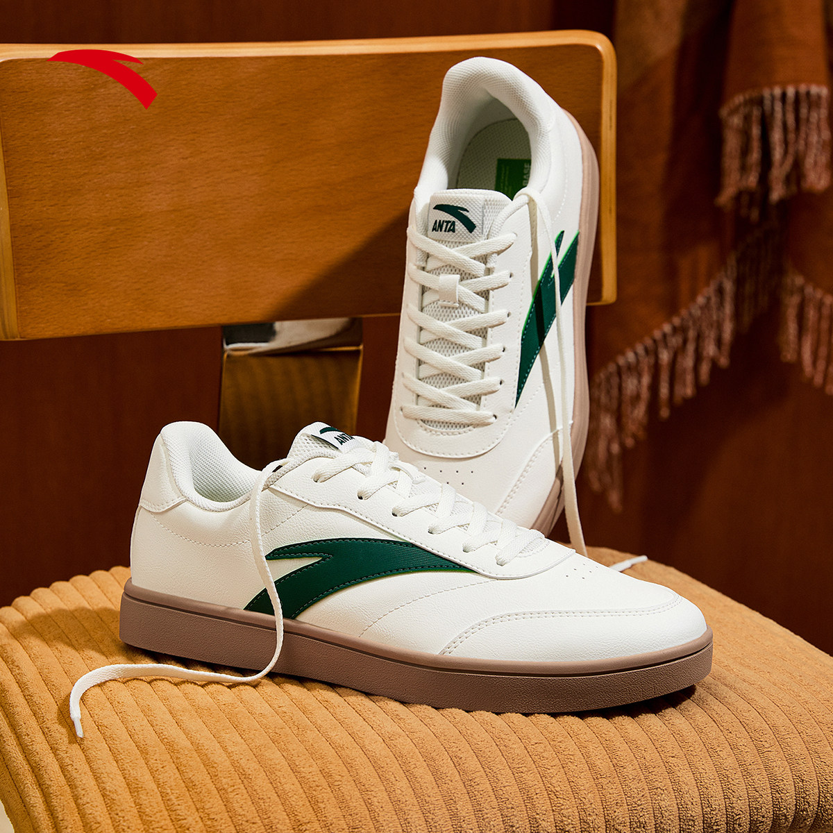 安踏活力板鞋男鞋2025冬季新款官方正品低帮薄底足球风休闲运动鞋,淘宝优惠券,粉丝福利购,淘宝优惠卷