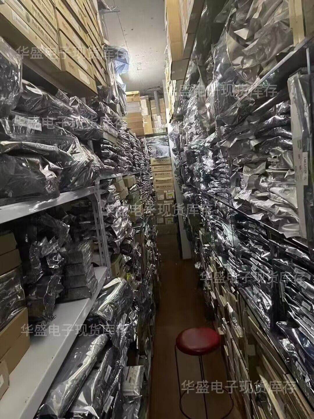 LTC4054 LTC4054ES5-4.2丝印LTH7 SOT23-5原装芯片锂电池充电芯片 - 图0