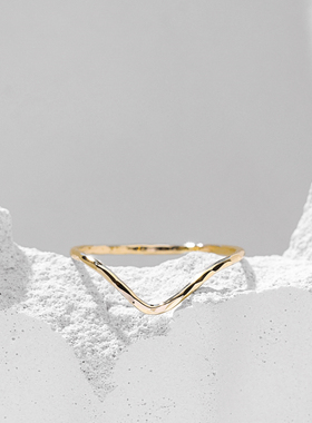 14K包金V型几何戒指环女 闺蜜小指关节戒指 尾戒细 简约手工原创