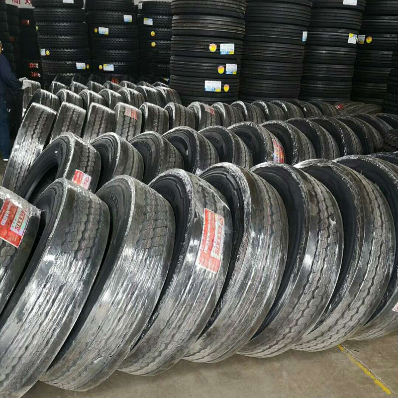 轮胎打包缠绕膜15 20 30cm包装保鲜膜pe拉伸保护膜塑料密封透明 - 图0