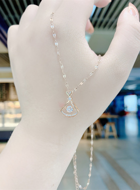 灵动女红百搭钛钢高端小裙子项链