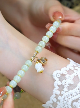 果绿色珠珠铃铛手串手链轻奢设计