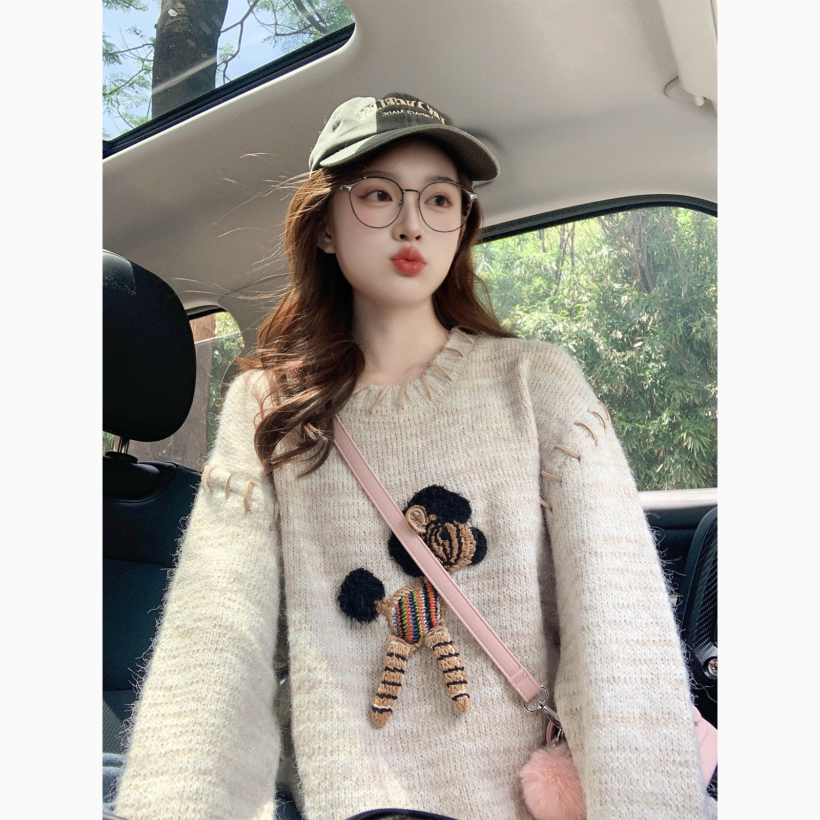 杏色卡通软糯马海毛毛衣女秋冬2025新款慵懒高级感复古上衣针织衫