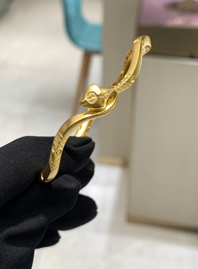 周大福传承生肖蛇灵蛇黄金手镯女