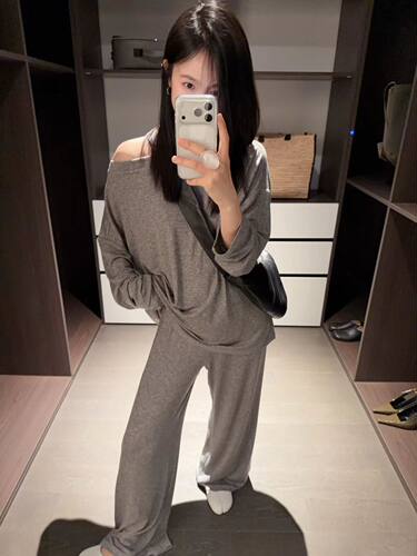 GLOG2026春夏新款韩版百搭宽松斜肩T恤高腰设计裤子套装女 - 图1