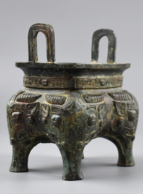 西周仿古饕餮三足立耳青铜鬲摆件