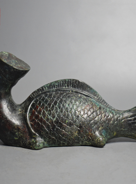 仿古青铜器铜人首鱼身笔搁书房文房用品做工精细可做摆件影视道具